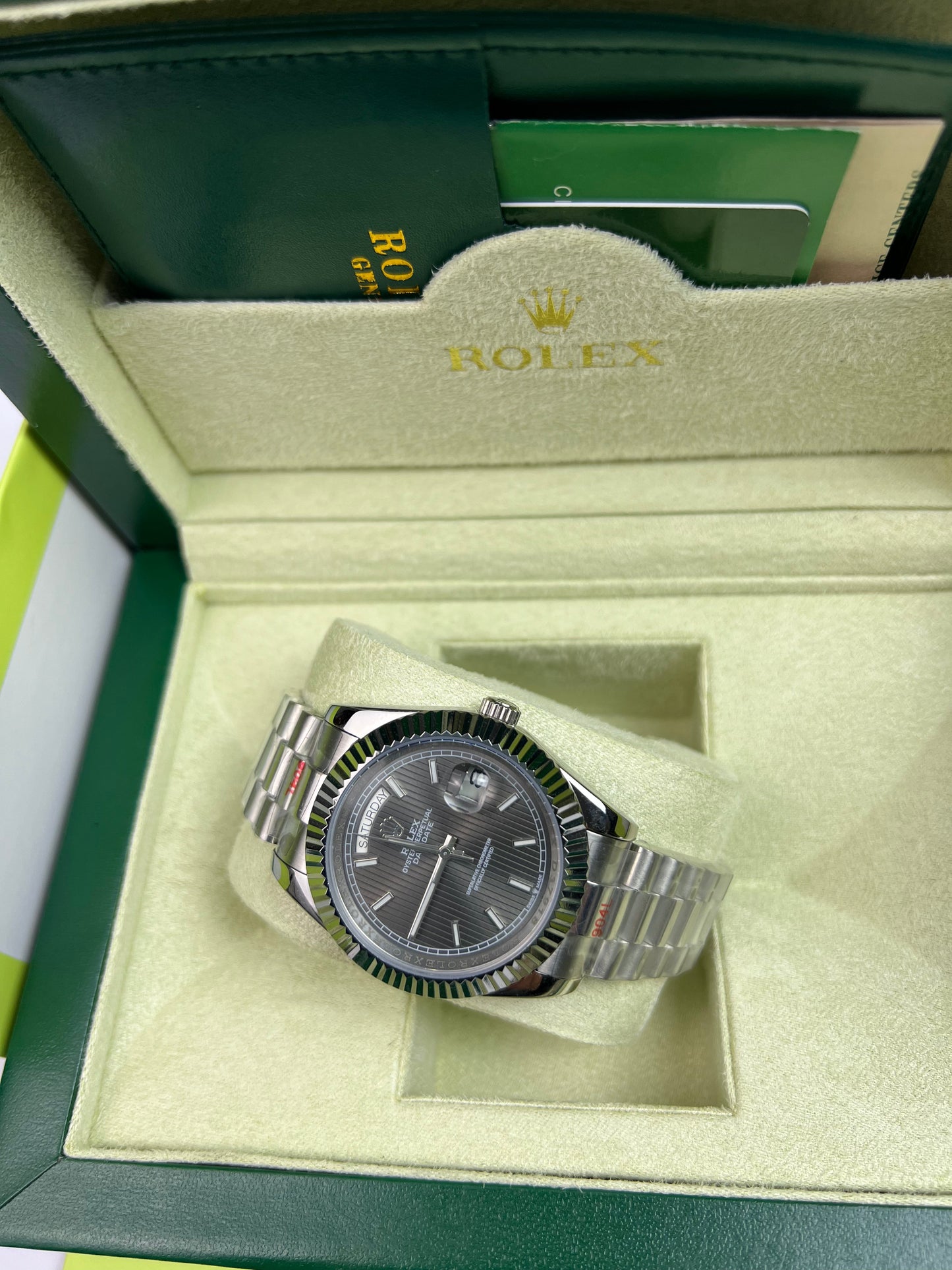 Rolex Day-Date 40 argent livraison rapide Maroc