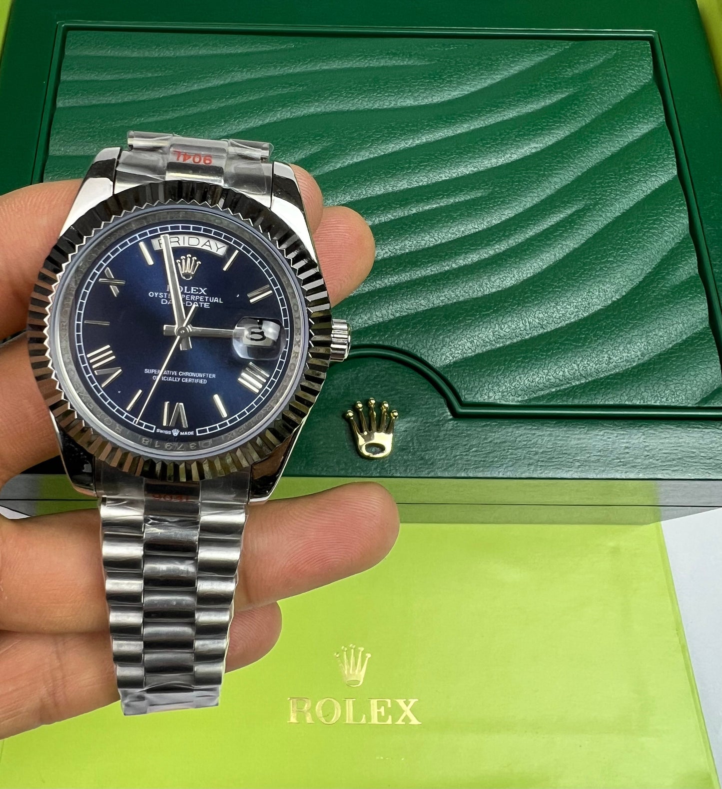 Rolex Day-Date 40 cadran bleu dégradé livraison Maroc